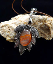 Load image into Gallery viewer, Leaf Necklace (LP-2)