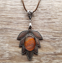 Load image into Gallery viewer, Leaf Necklace (LP-2)